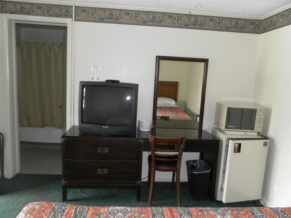 Tide Water Motel Hayes Ordinary Экстерьер фото